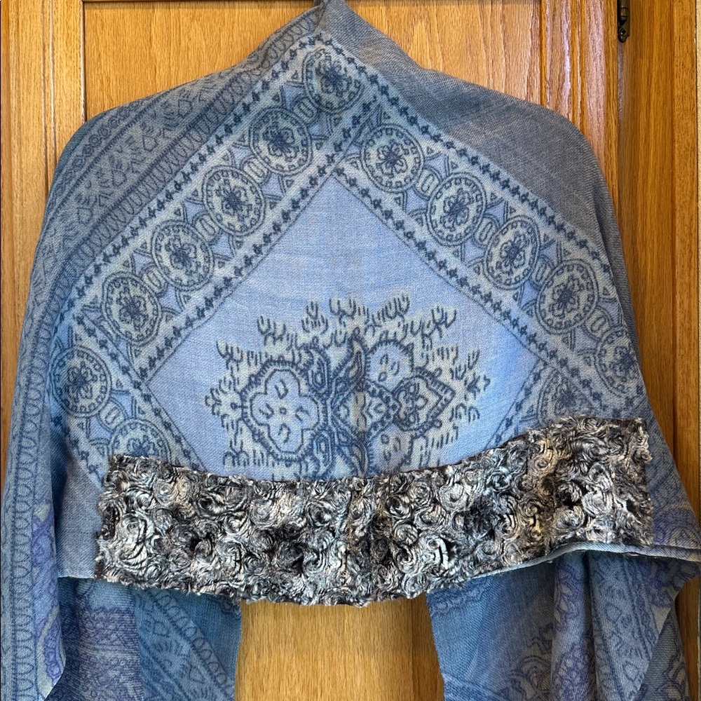 Paisley & Floral Gray Blue Purple Oversized Wool Wrap Scarf w/Faux Fur Accents - Picture 9 of 14